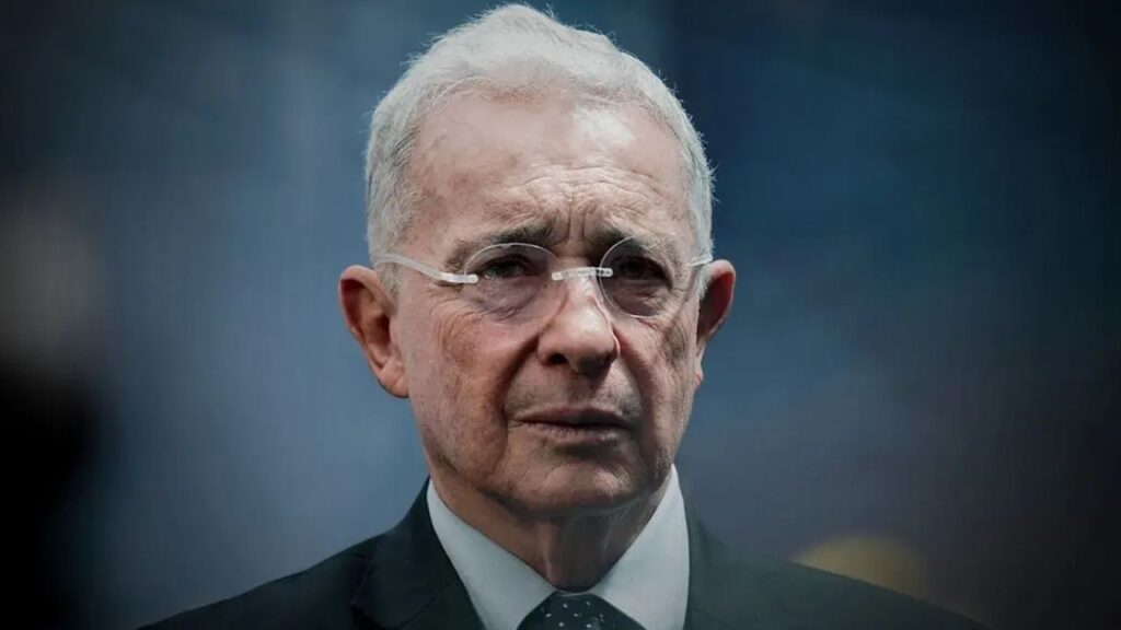Expresidente Álvaro Uribe habló sobre investigación en su contra: «Si hubiera sido paramilitar, lo habría sido de frente»