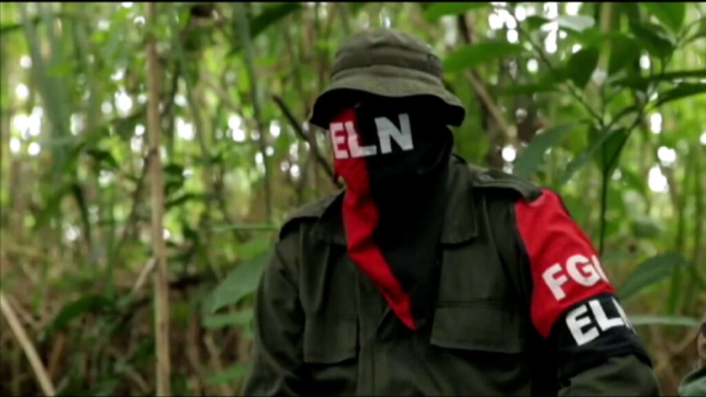 Juez de Antioquia emite condena contra 11 miembros del ELN por reclutamiento de menores Juez de Antioquia emite condena contra 11 miembros del ELN por reclutamiento de menores