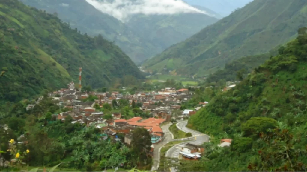 Reportan combates entre el Ejército y presuntos integrantes de las disidencias de las Farc en San Andrés de Cuerquia Reportan combates entre el Ejército y presuntos integrantes de las disidencias de las Farc en San Andrés de Cuerquia