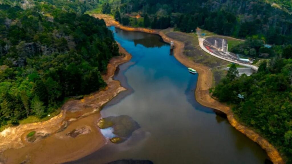 ¡Medellín no está cumpliendo! En vez de bajar el consumo de agua, este subió, ¿Qué dice el alcalde? ¡Medellín no está cumpliendo! En vez de bajar el consumo de agua, este subió, ¿Qué dice el alcalde?