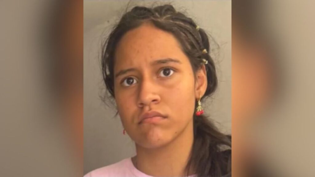 Angélica Carolina está desaparecida; la vieron por última vez el pasado 4 de octubre en Medellín Angélica Carolina está desaparecida; la vieron por última vez el pasado 4 de octubre en Medellín