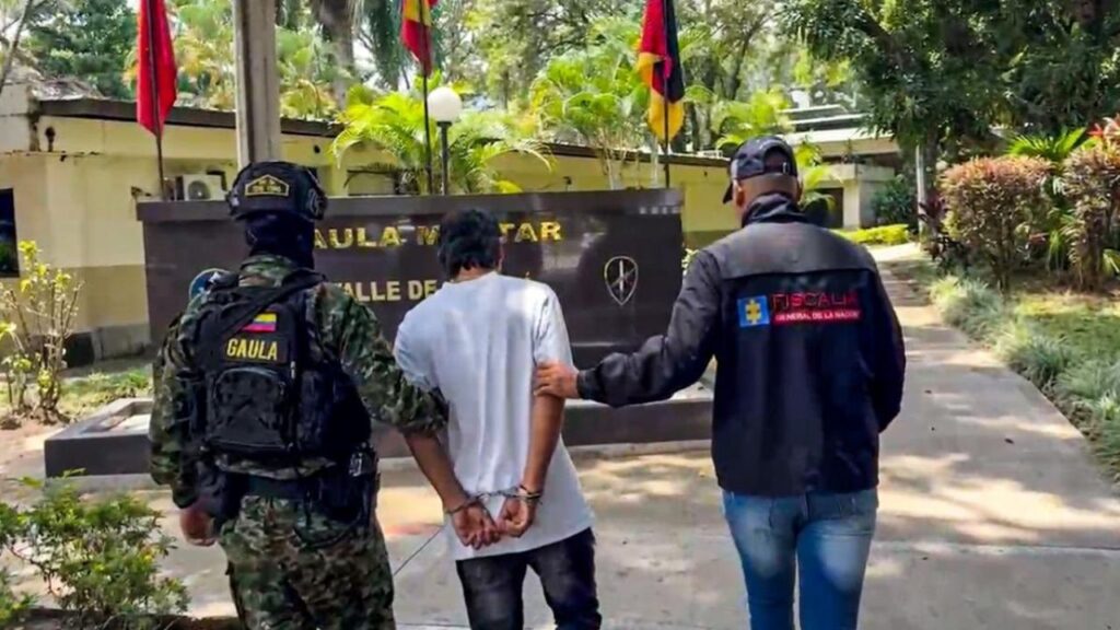 Capturan en el centro de Medellín a presunto integrante del Clan del Golfo por extorsión Capturan en el centro de Medellín a presunto integrante del Clan del Golfo por extorsión