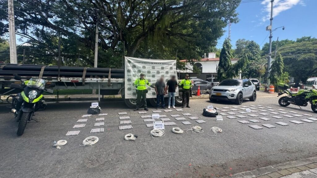 EN VIDEO | Capturan a dos hombres e incautan explosivos durante operativo en La Pintada