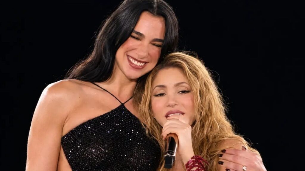EN VIDEO | Dua Lipa canta «Antología» en español como invitada especial de Shakira en Madrid EN VIDEO | Dua Lipa canta «Antología» en español como invitada especial de Shakira en Madrid