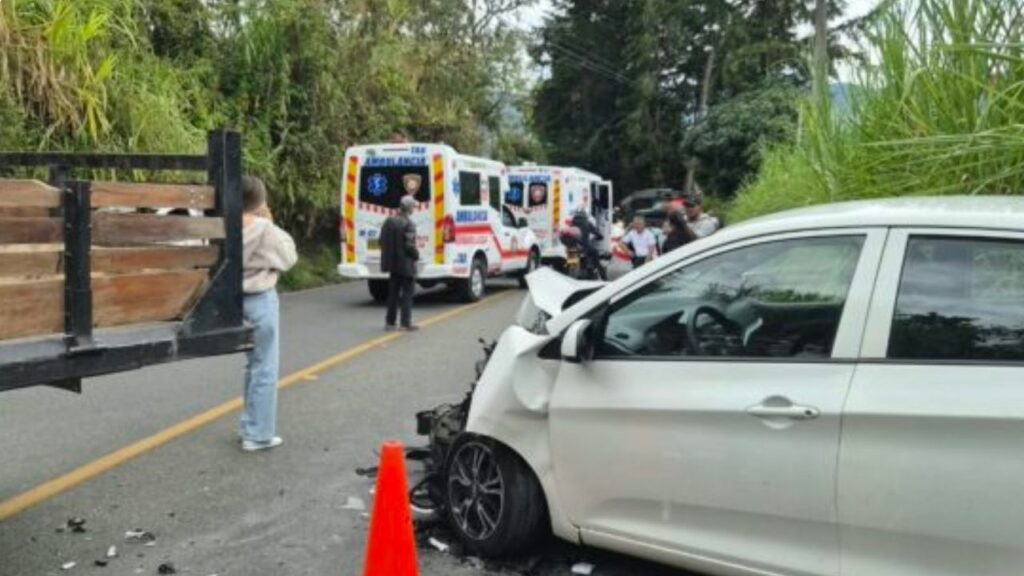 La Ceja accidente Don Diego dos mujeres heridas