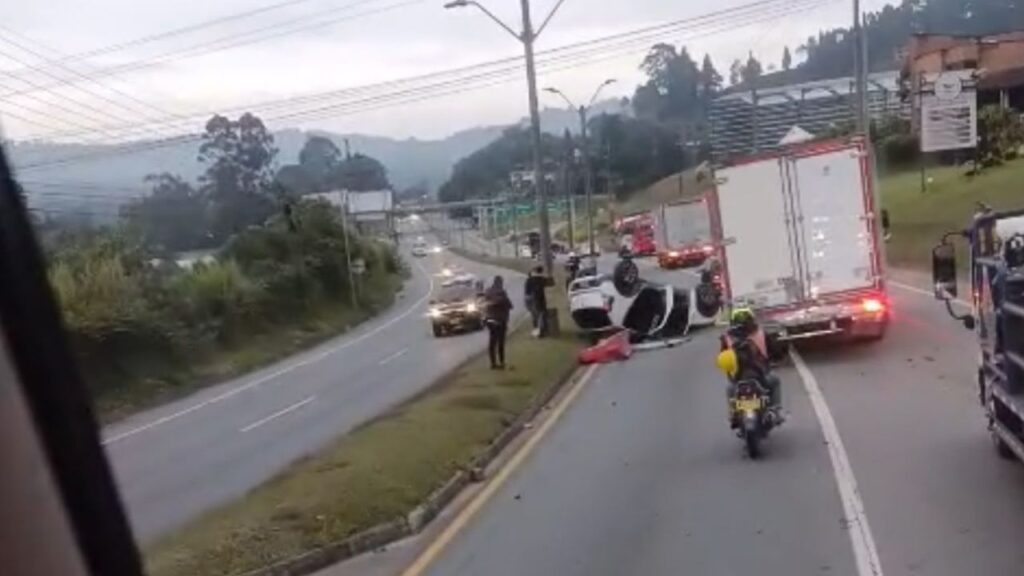 Un peatón murió en la autopista Medellín-Bogotá, en Guarne; hay un vehículo involucrado