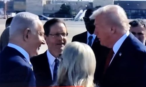 Donald Trump a la llegada a Israel, la mañana de ete lunes 13 de octubre, fue recibido por Benjamín Netanyahu