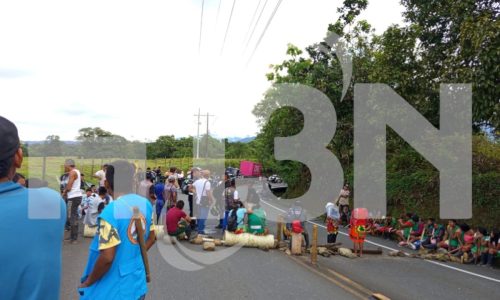 Por protesta de la comunidad indígena, la vía Urabá -